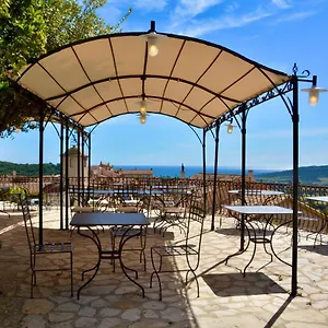 https://lecurie-du-castellas.fr-provencehotel.com